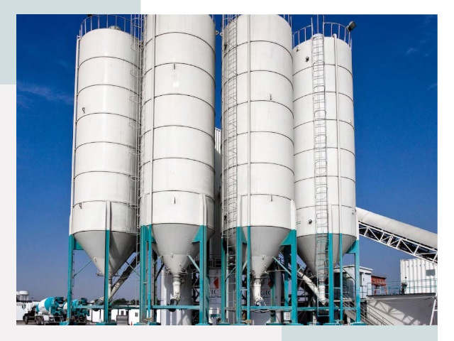 Строительство цементных силосов в Кызыле
